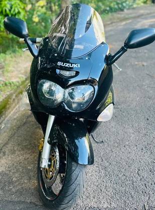 SUZUKI GSX 750 F 
